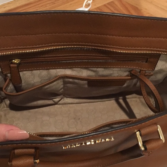 Michael Kors Satchel / Crossbody - Picture 4 of 5